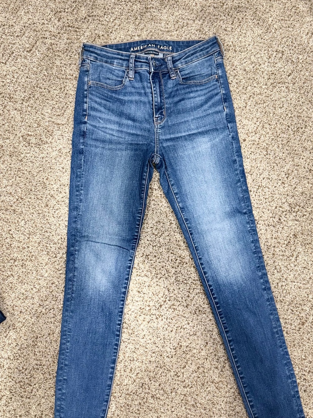 American Eagle Outfitters Women’s Faded Blue Skinny Jeans